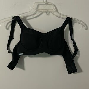 Chantelle underwire sport bra 30D